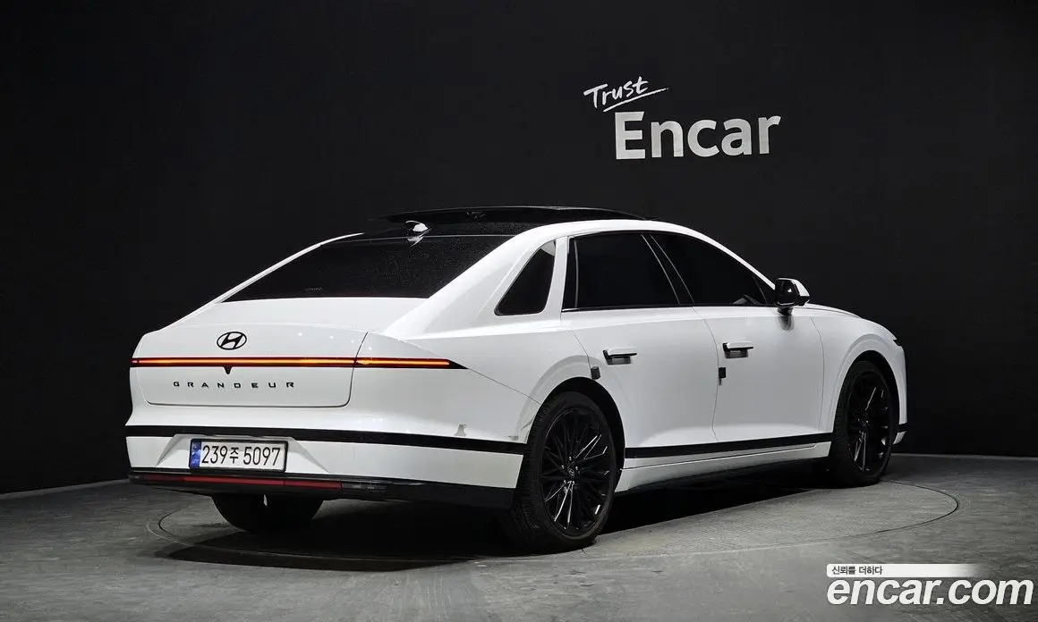 Hyundai Grandeur 2023 1.6 автомат (гидро), фото 2