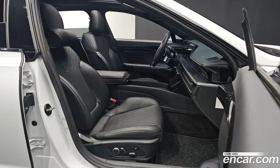 Hyundai Grandeur 2023 1.6 автомат (гидро), фото 13