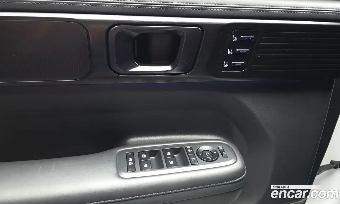 Hyundai Santa Fe 2023 1.6 автомат (гидро), фото 29