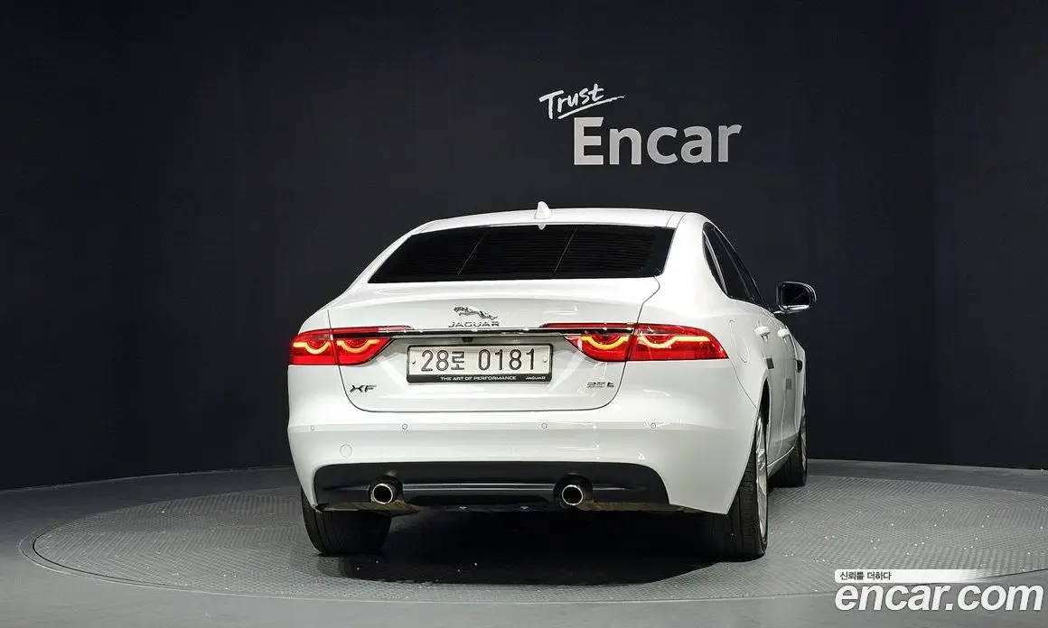 Jaguar XF 2016 2.0 автомат (гидро), фото 4