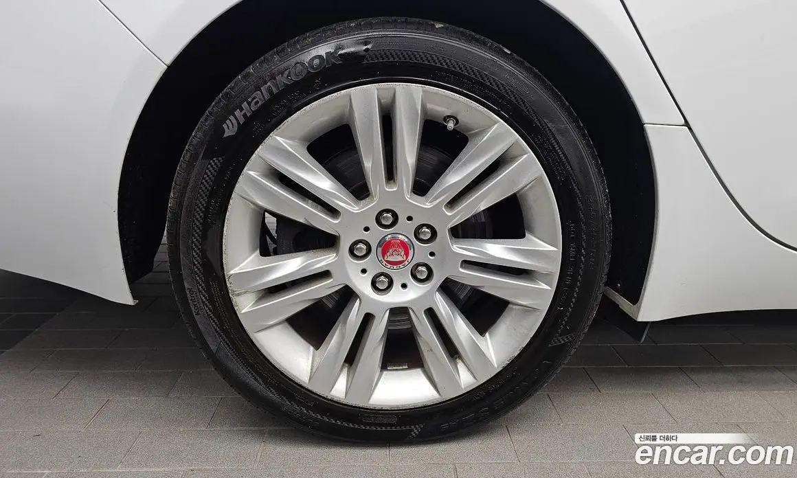 Jaguar XF 2016 2.0 автомат (гидро), фото 5
