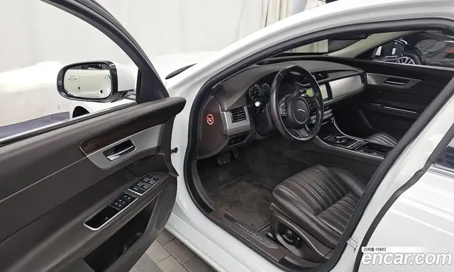 Jaguar XF 2016 2.0 автомат (гидро), миниатюра 10