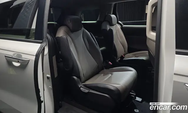 Kia Carnival 2025 2.2 автомат (гидро), миниатюра 11