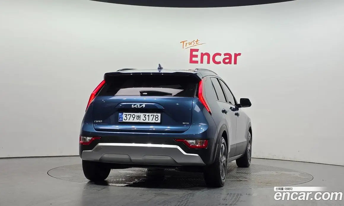 Kia Niro 2022 1.6 автомат (гидро), фото 4