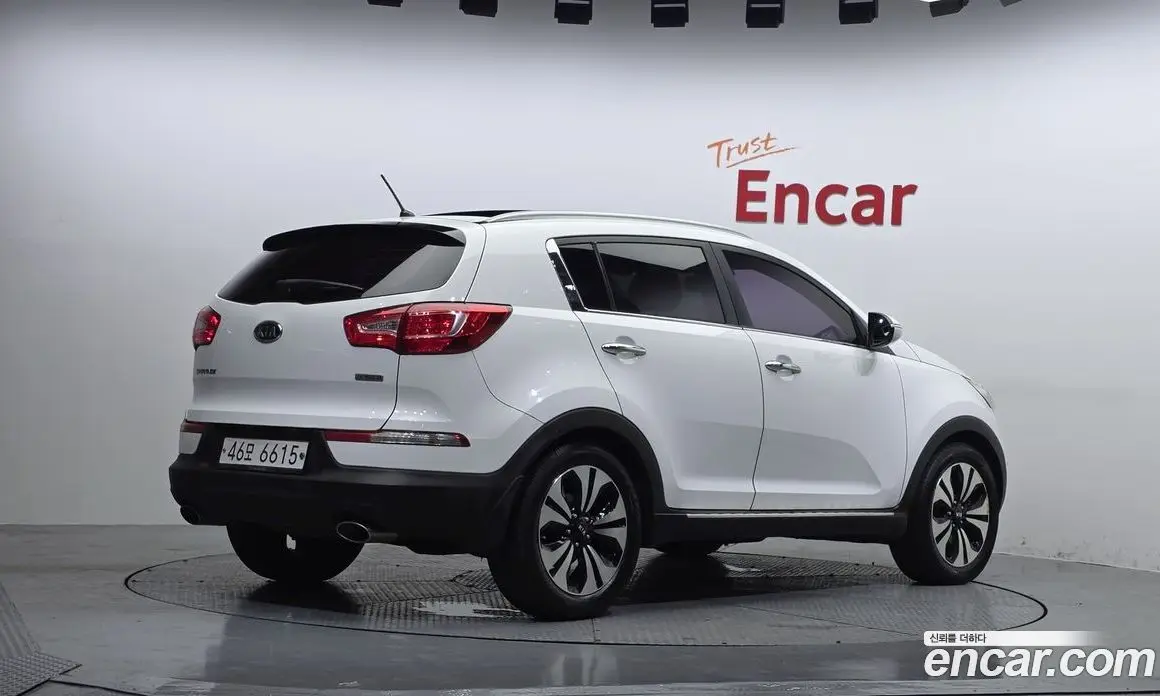 Kia Sportage 2011 2.0 автомат (гидро), фото 2