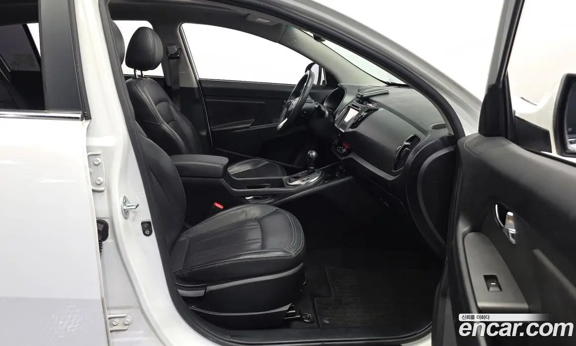 Kia Sportage 2011 2.0 автомат (гидро), фото 12