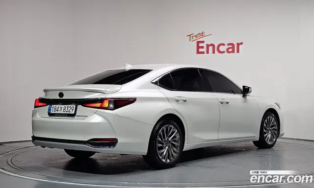 Lexus ES 2023 2.5 автомат (гидро), миниатюра 2