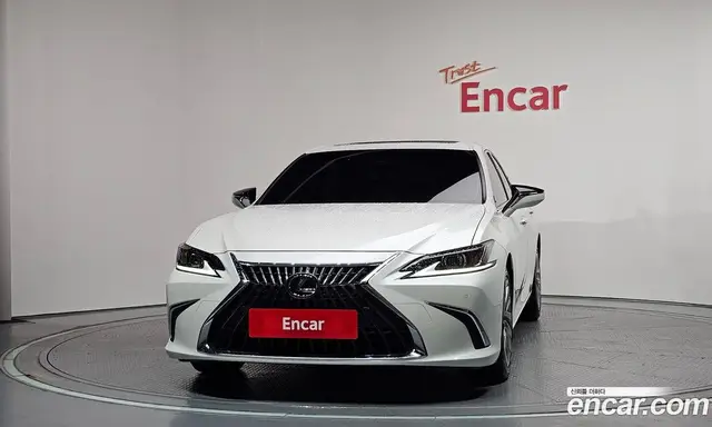 Lexus ES 2023 2.5 автомат (гидро), миниатюра 3