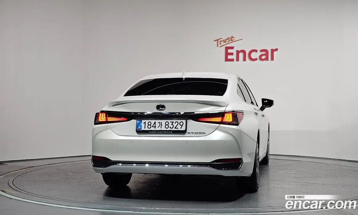 Lexus ES 2023 2.5 автомат (гидро), фото 4