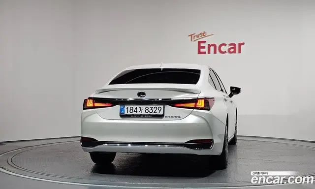 Lexus ES 2023 2.5 автомат (гидро), миниатюра 4