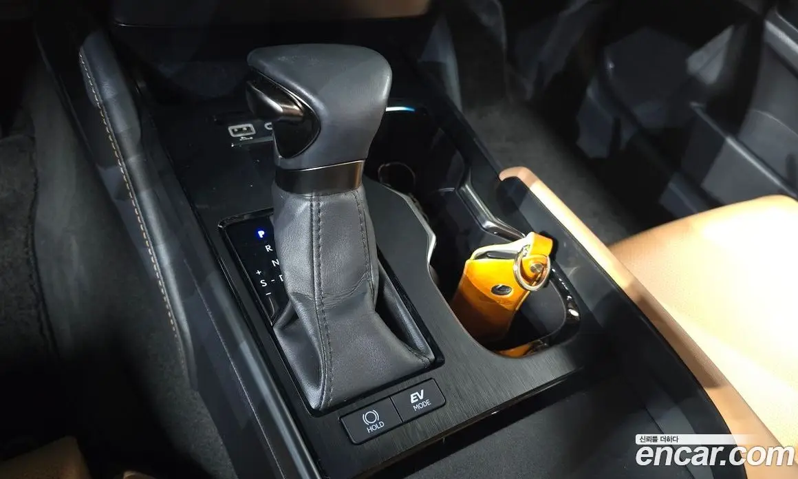 Lexus ES 2023 2.5 автомат (гидро), фото 12