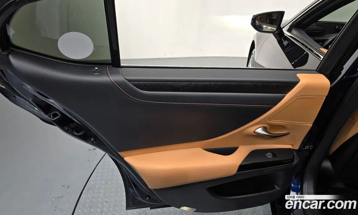 Lexus ES 2023 2.5 автомат (гидро), фото 15