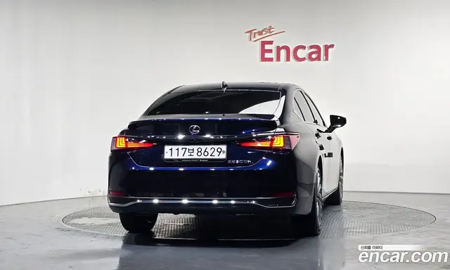 Lexus ES 2023 2.5 автомат (гидро), миниатюра 4