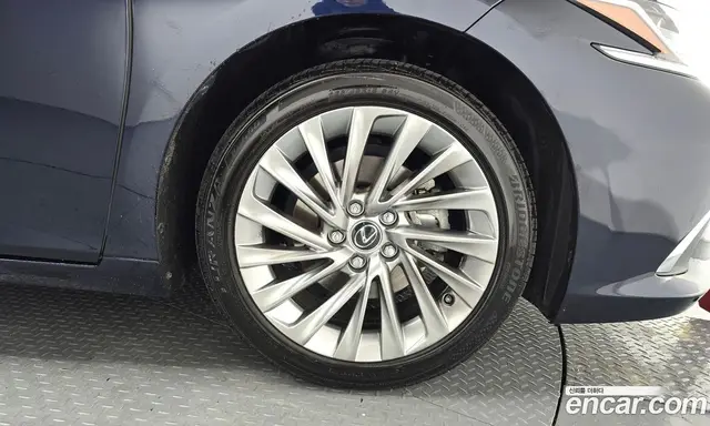 Lexus ES 2023 2.5 автомат (гидро), миниатюра 7