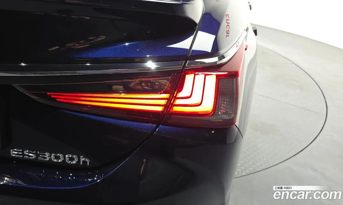 Lexus ES 2023 2.5 автомат (гидро), фото 9