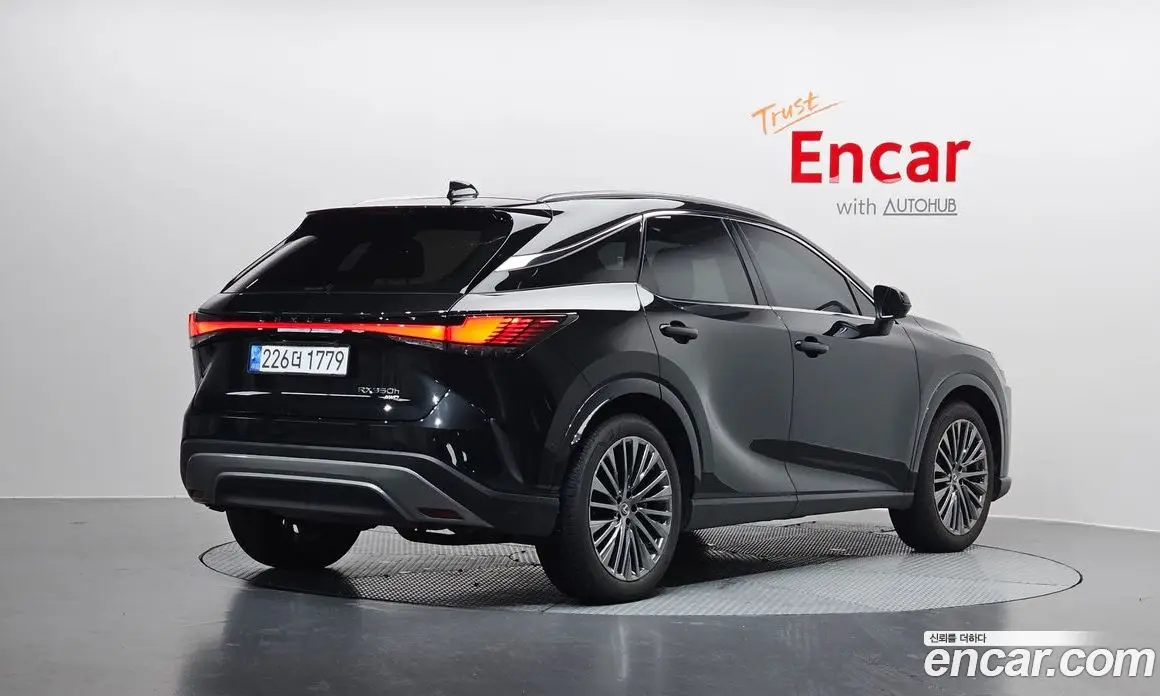 Lexus RX 2023 2.5 автомат (гидро), фото 2