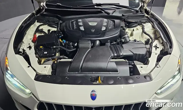 Maserati Ghibli 2018 3.0 автомат (гидро), миниатюра 6