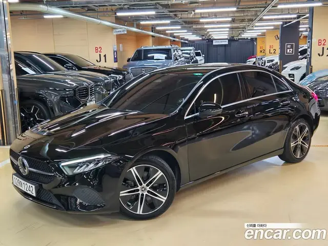 Mercedes-Benz A-Class 2023 2.0 автомат (гидро), миниатюра 1