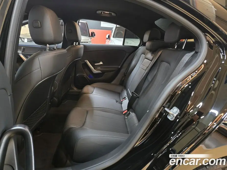 Mercedes-Benz A-Class 2023 2.0 автомат (гидро), фото 12