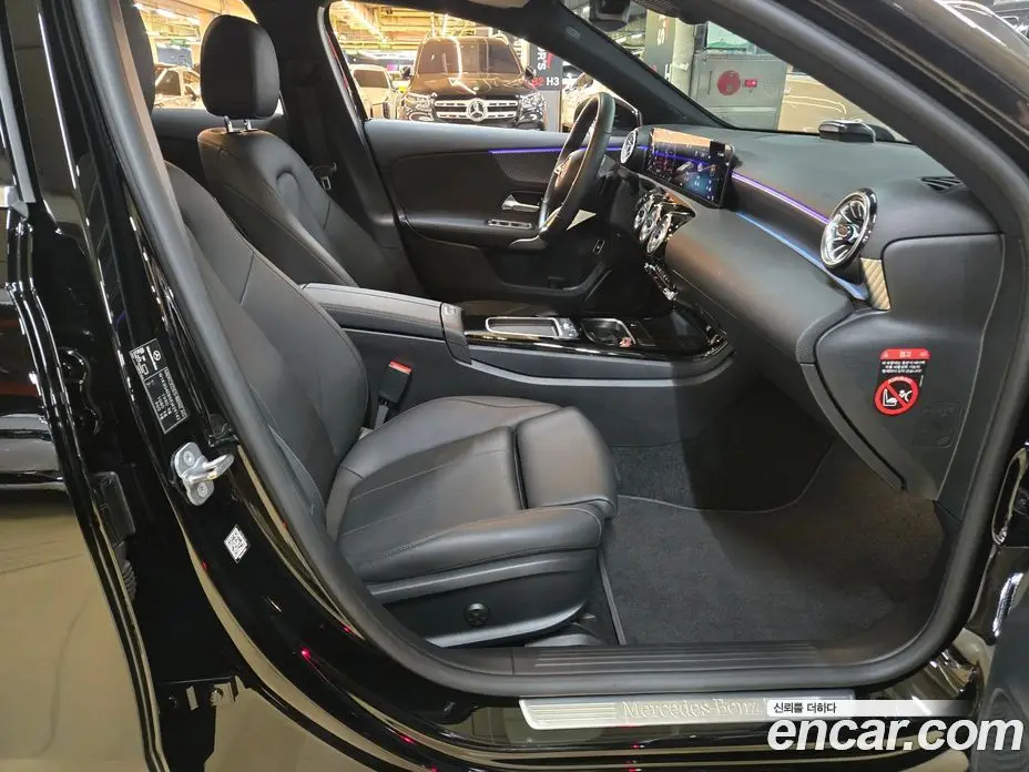 Mercedes-Benz A-Class 2023 2.0 автомат (гидро), фото 14