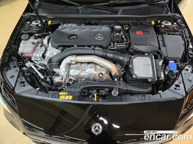 Mercedes-Benz A-Class 2023 2.0 автомат (гидро), миниатюра 7