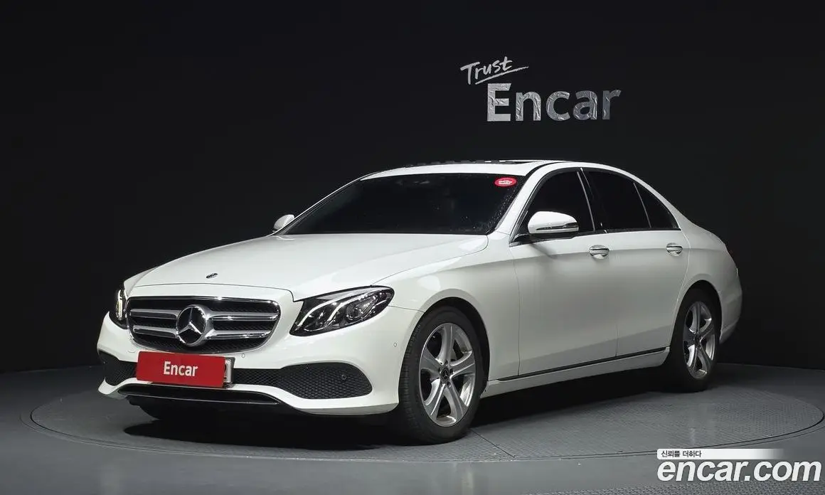 Mercedes-Benz E-Class 2018 2.0 автомат (гидро), фото 1