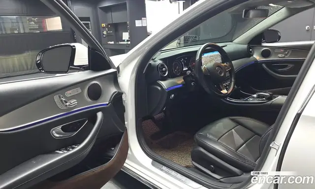 Mercedes-Benz E-Class 2018 2.0 автомат (гидро), миниатюра 10