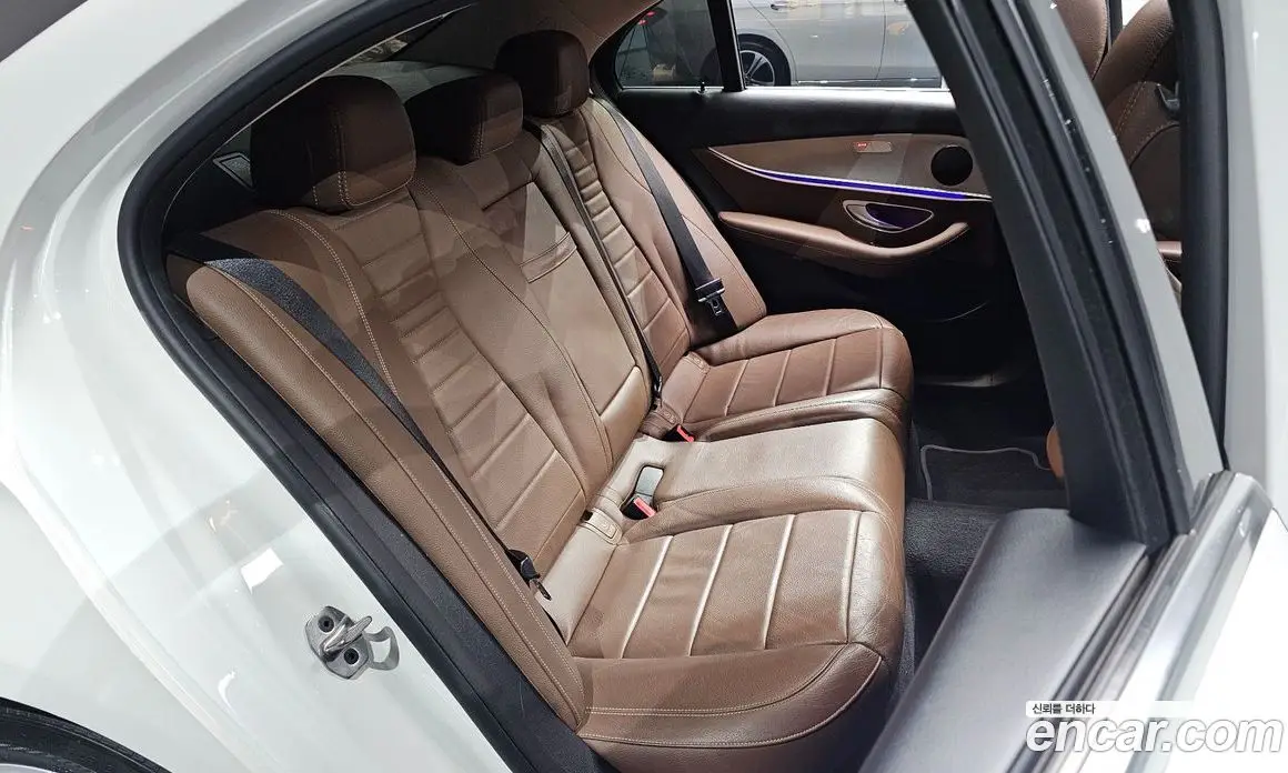 Mercedes-Benz E-Class 2019 2.0 автомат (гидро), фото 17