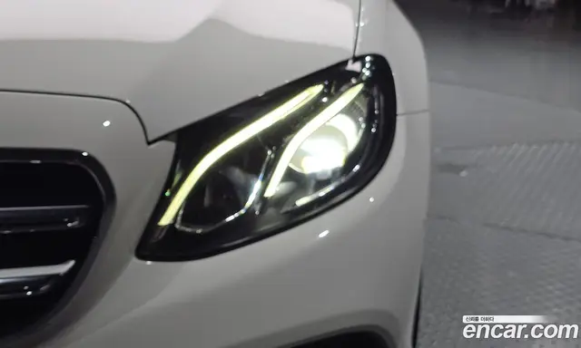 Mercedes-Benz E-Class 2019 2.0 автомат (гидро), миниатюра 8