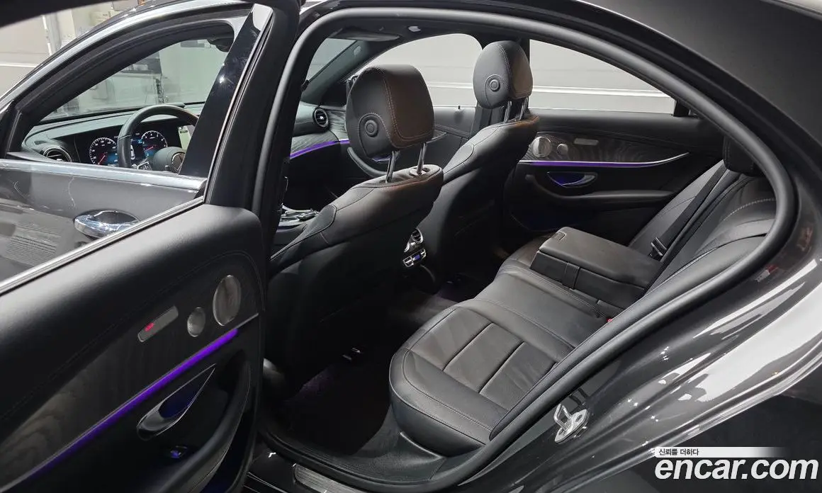 Mercedes-Benz E-Class 2022 2.0 автомат (гидро), фото 17