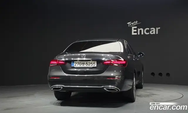 Mercedes-Benz E-Class 2022 2.0 автомат (гидро), миниатюра 4