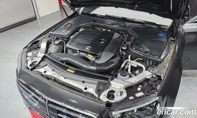 Mercedes-Benz E-Class 2022 2.0 автомат (гидро), миниатюра 6