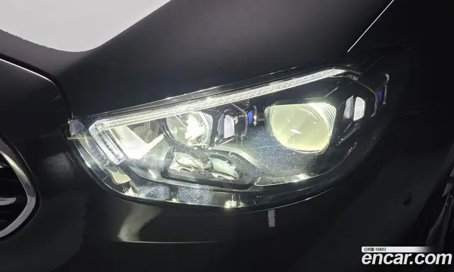 Mercedes-Benz E-Class 2022 2.0 автомат (гидро), миниатюра 8