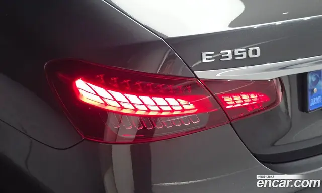 Mercedes-Benz E-Class 2022 2.0 автомат (гидро), миниатюра 9