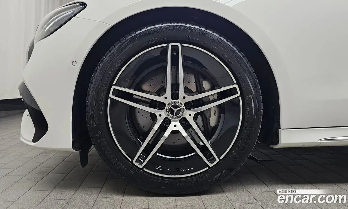 Mercedes-Benz E-Class 2025 2.0 автомат (гидро), фото 4