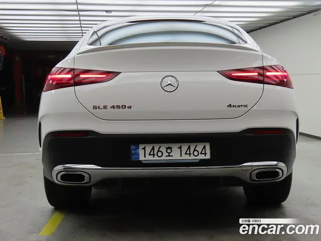 Mercedes-Benz GLE-Class 2023 3.0 автомат (гидро), миниатюра 3