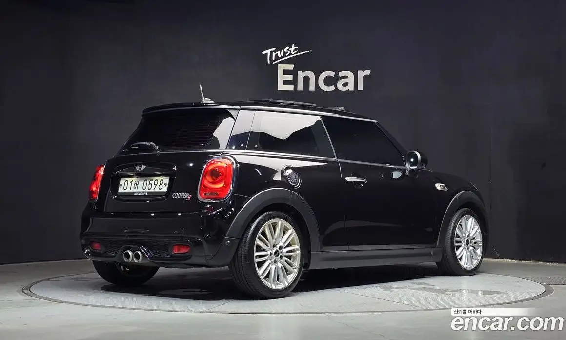 Mini Cooper 2016 2.0 автомат (гидро), фото 2
