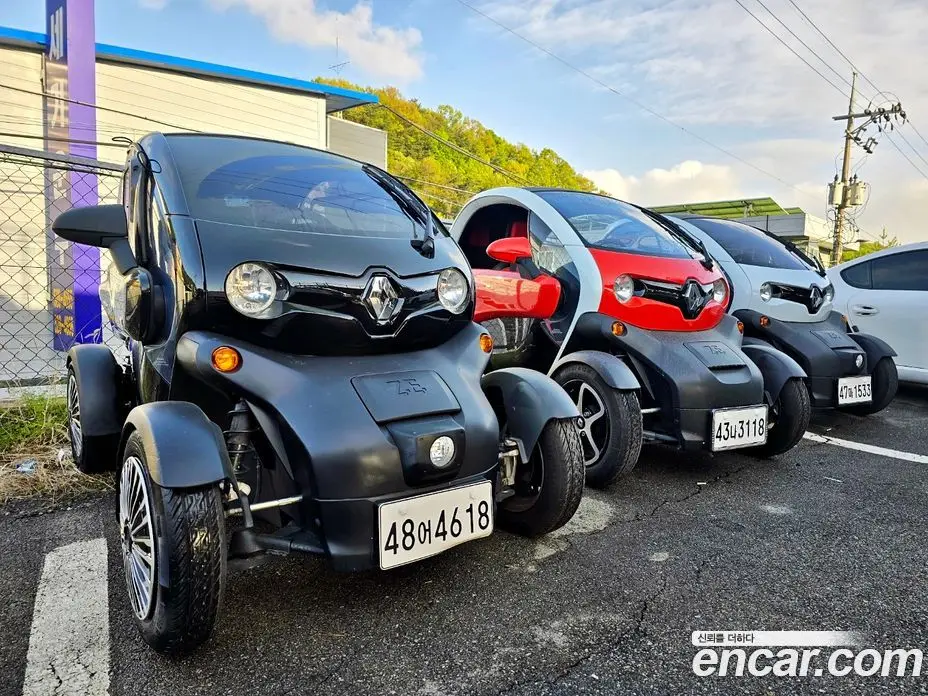 Renault (Samsung) Twizy 2020 11.0 автомат (гидро), фото 1 Renault (Samsung) Twizy 2020 11.0 автомат (гидро), фото 1