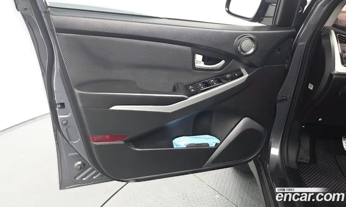 SsangYong Korando 2017 2.2 автомат (гидро), фото 14