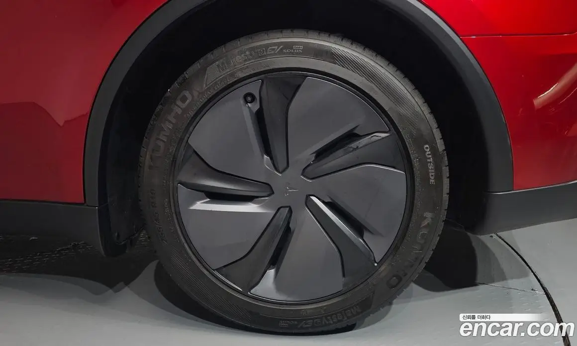 Tesla Model Y 2025 0.2 автомат (гидро), фото 6