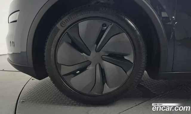 Tesla Model Y 2025 0.2 автомат (гидро), миниатюра 4