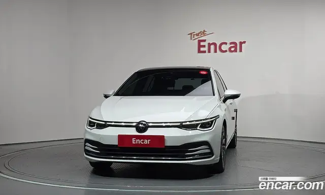 Volkswagen Golf 2022 2.0 автомат (гидро), миниатюра 3