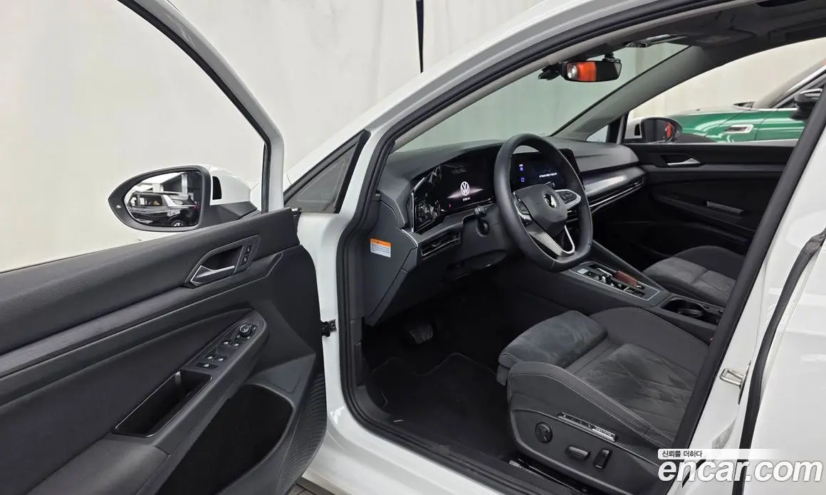 Volkswagen Golf 2022 2.0 автомат (гидро), фото 10