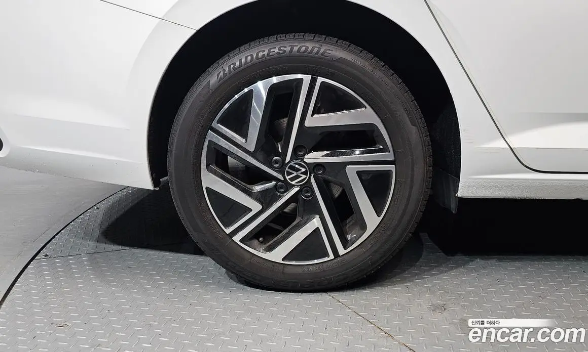 Volkswagen Jetta 2023 1.5 автомат (гидро), фото 5