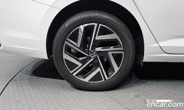 Volkswagen Jetta 2023 1.5 автомат (гидро), миниатюра 5