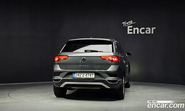 Volkswagen T-Roc 2021 2.0 автомат (гидро), миниатюра 4