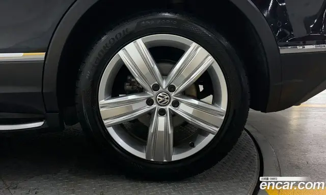 Volkswagen Tiguan 2020 2.0 автомат (гидро), миниатюра 5