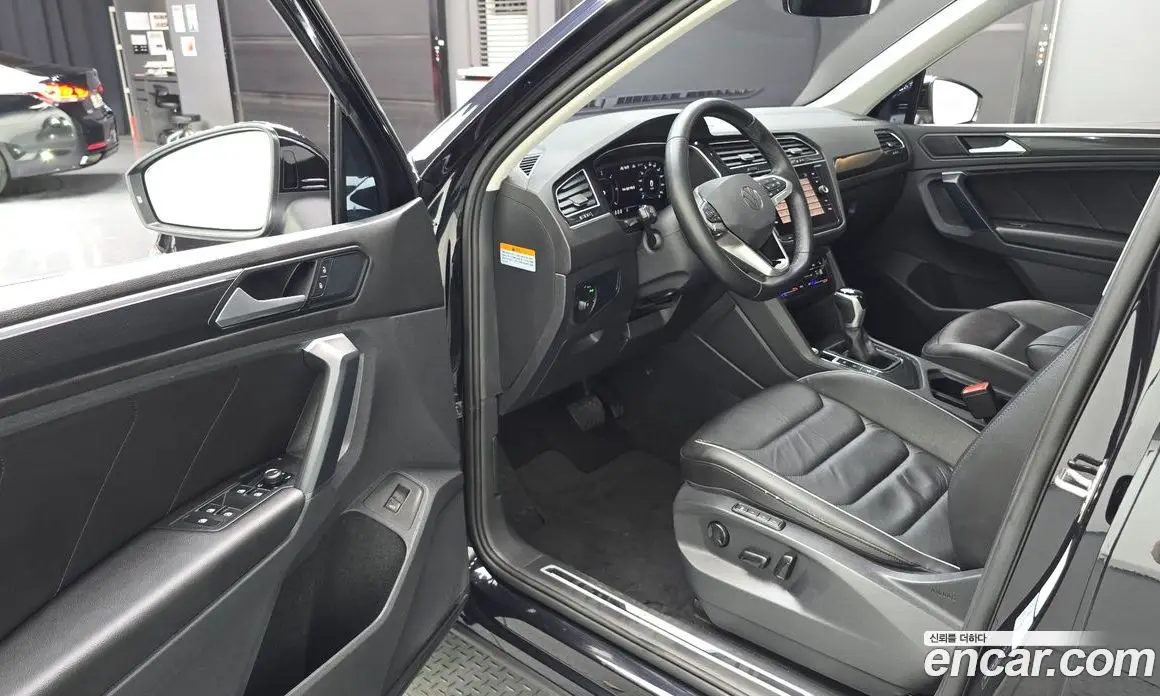 Volkswagen Tiguan 2022 2.0 автомат (гидро), фото 13