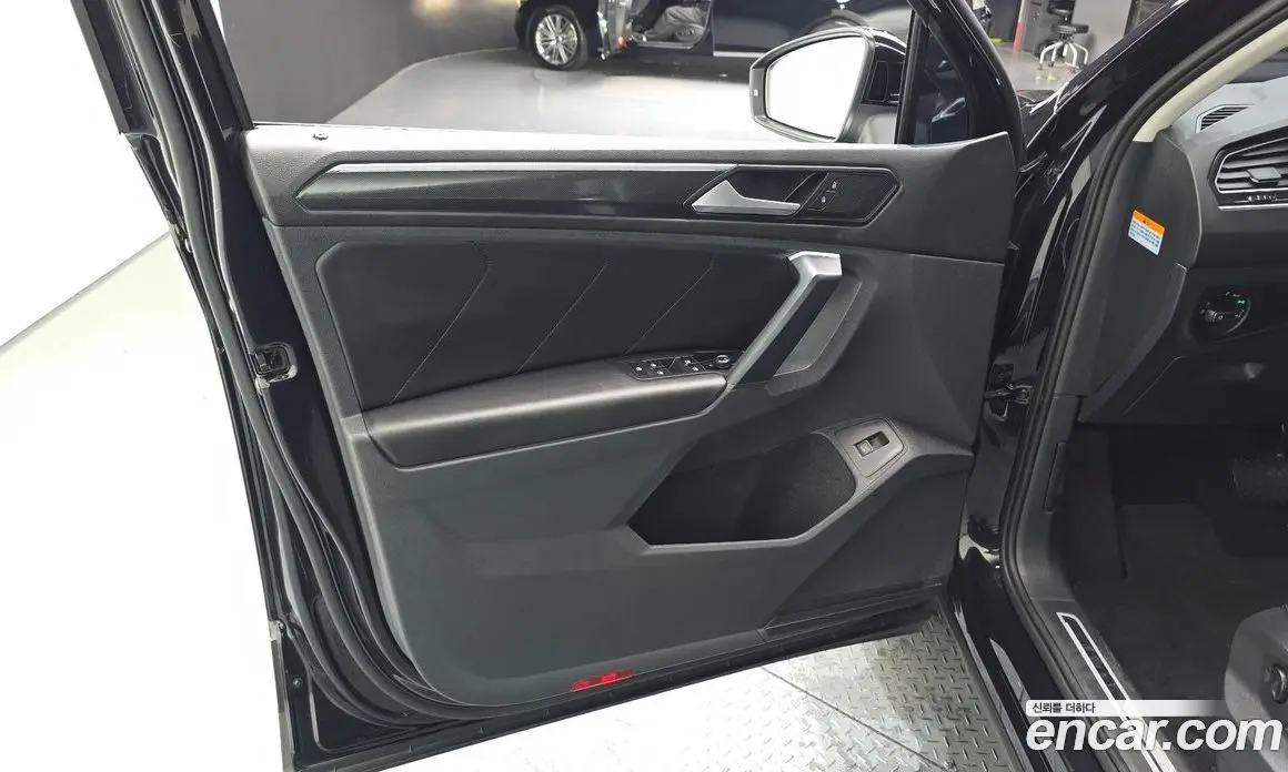 Volkswagen Tiguan 2022 2.0 автомат (гидро), фото 14