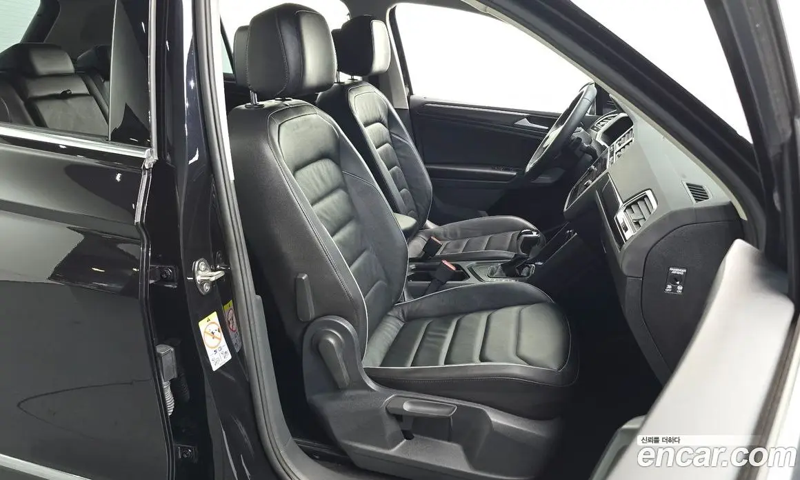 Volkswagen Tiguan 2022 2.0 автомат (гидро), фото 16